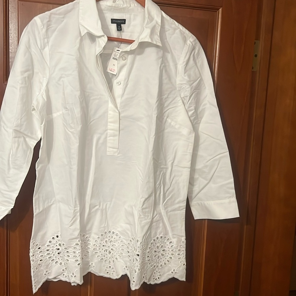 Women’s white Talbot’s shirt med